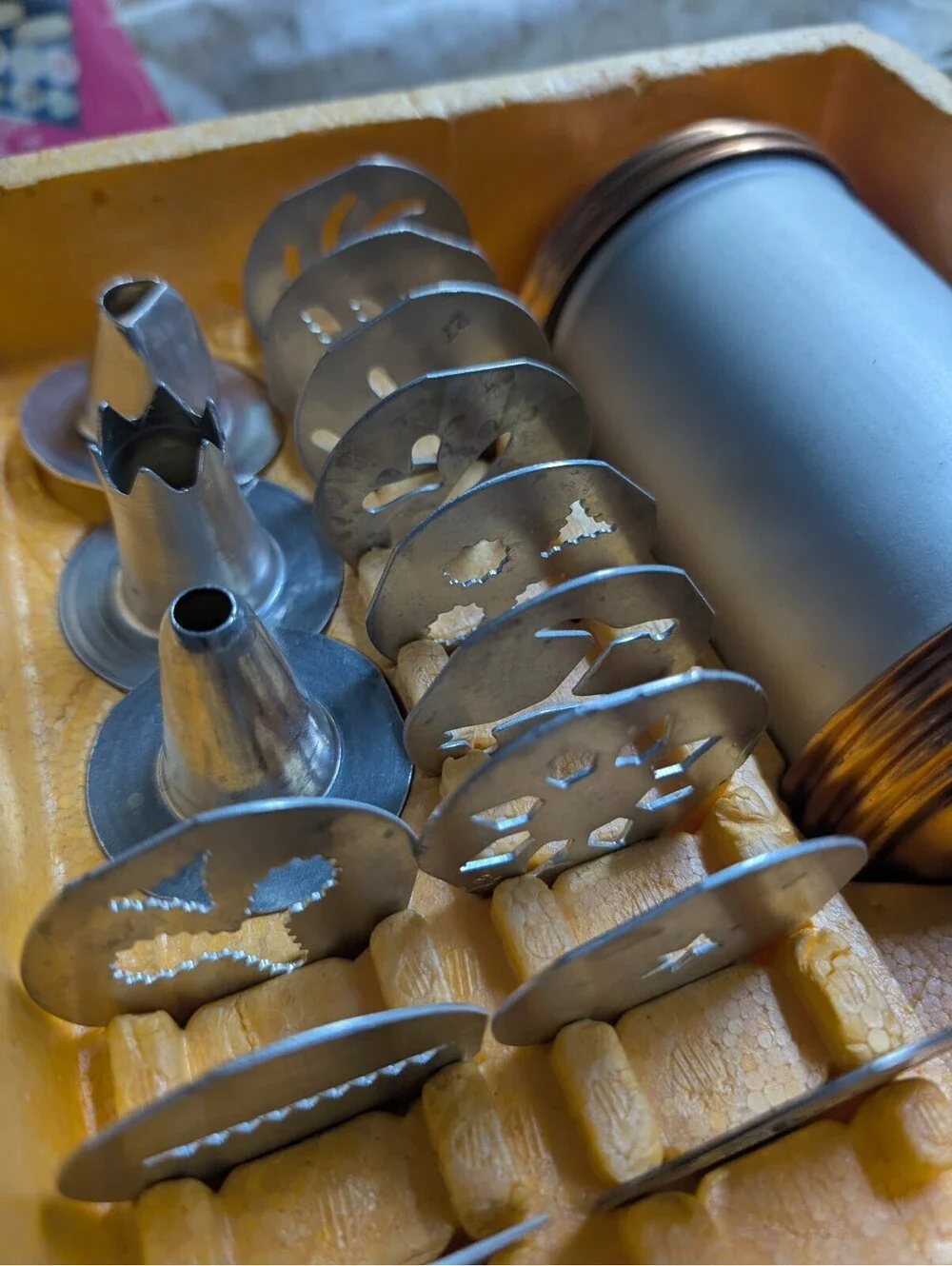 Vintage Mirro Aluminum Cookie Press with Stencils and Recipe Booklet